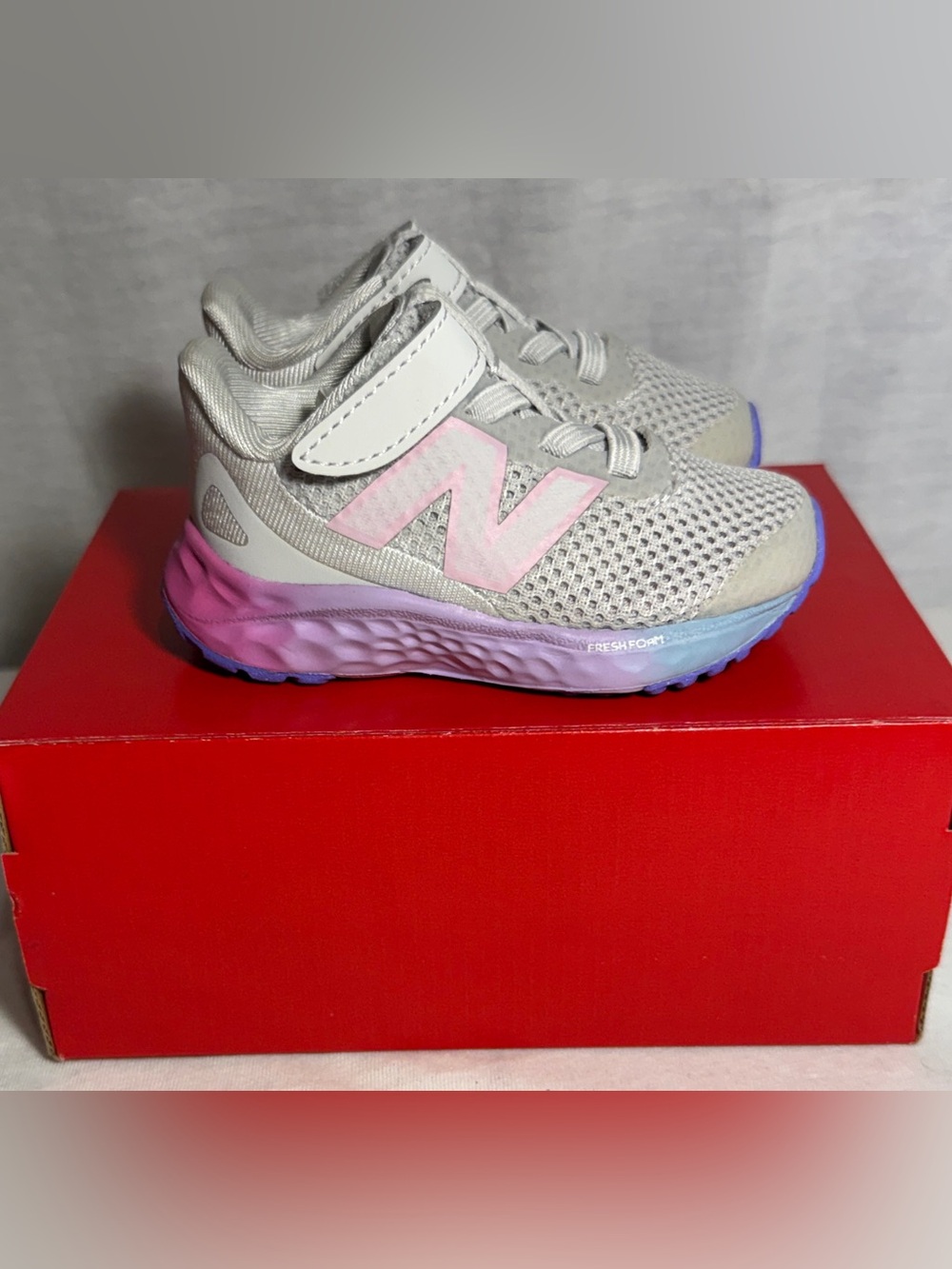NIB New Balance Arishi v4 Bungee Lace toddler Girls shoes Kids Size 3 Grey Pink